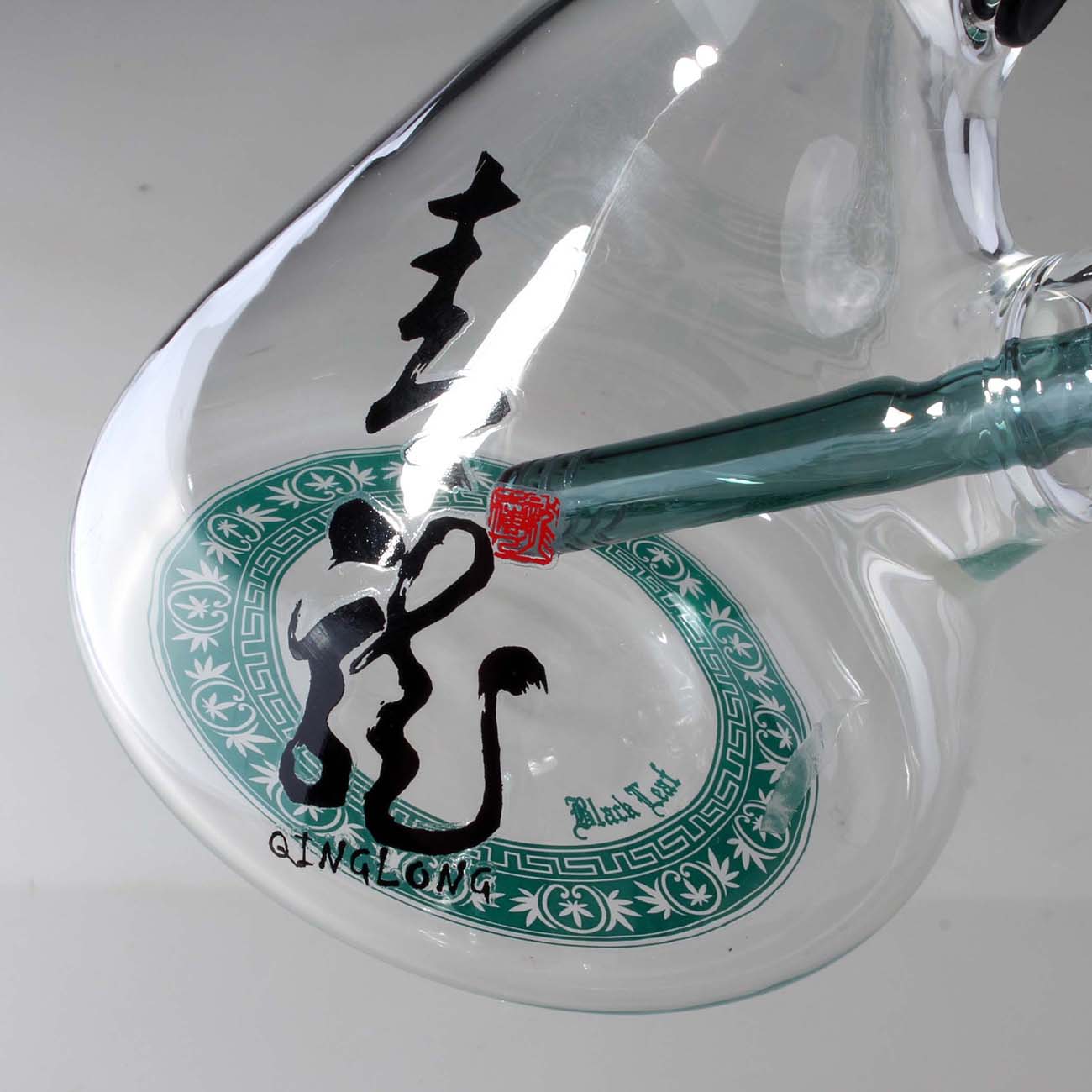 BLACK LEAF Dragon Beaker Glass Water Pipe