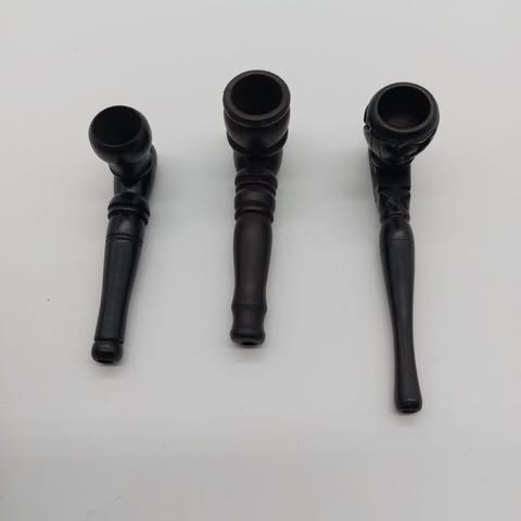 Tubo de madeira pequeno