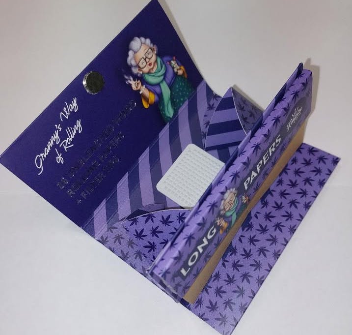 Granny's kingsize unbleached papers, tips and grinder set