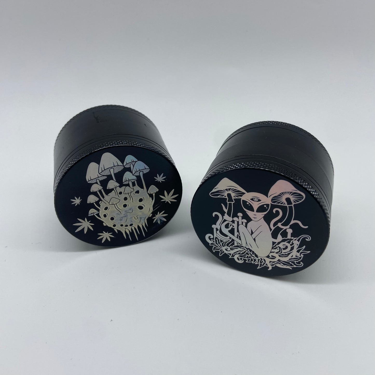 'Alien & Shrooms' Black & Silver Collection 4-Part Grinders