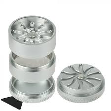 Black Leaf Large 4 Part Metal Masher Grinder