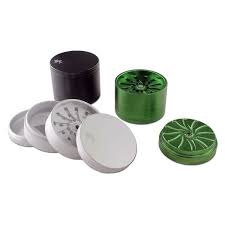 Black Leaf 4 Part Metal Masher Grinder