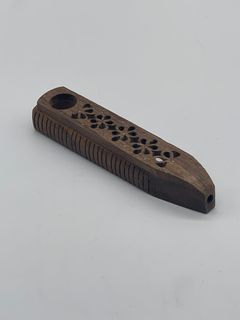 Tubo de madeira pequeno estampado